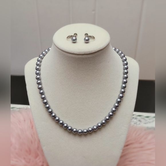 FAUX PEARL NECKLACE IN WHITE & SILVER GRAY - Picture 10 of 10